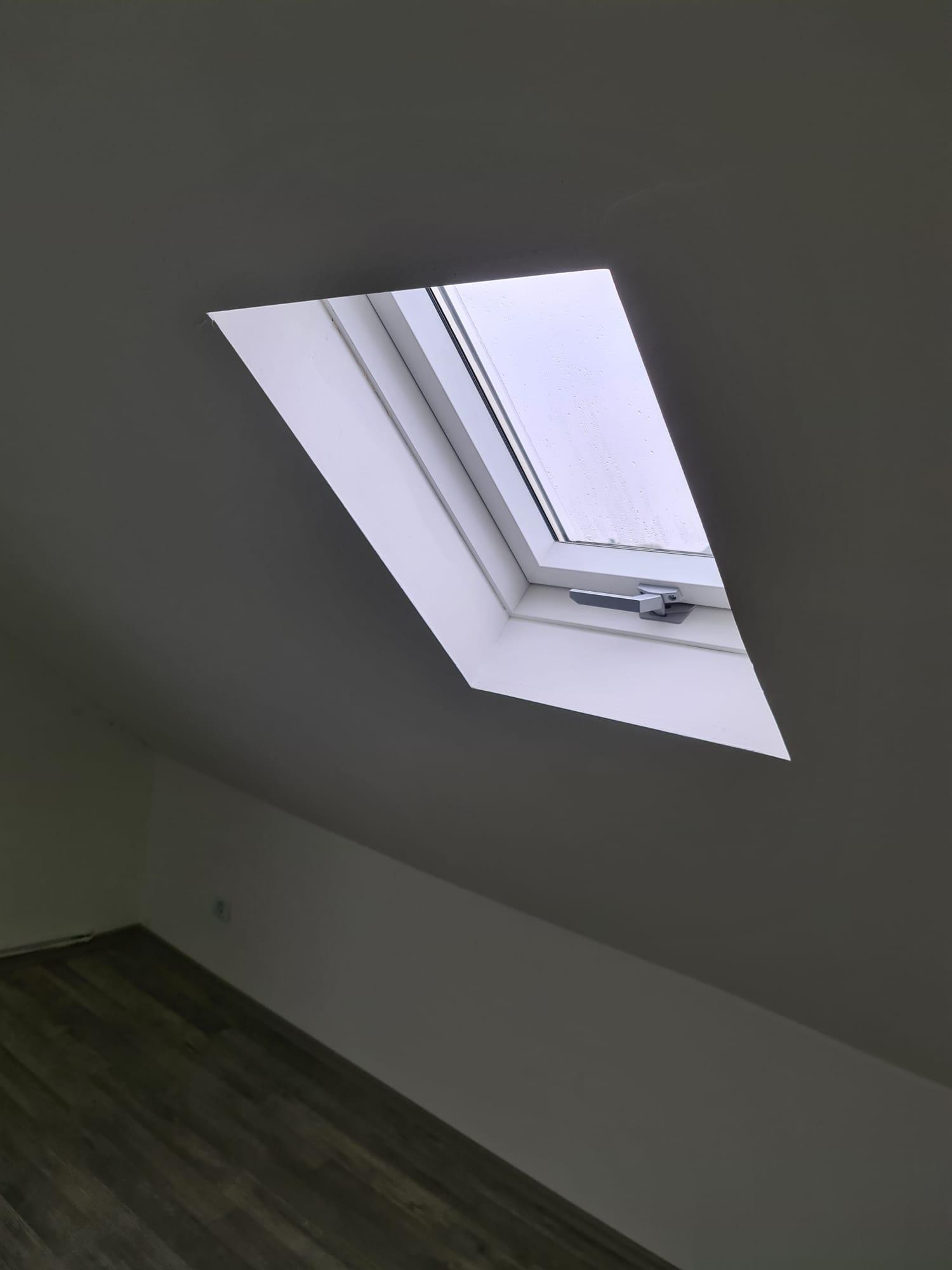 Neu eingesetztes Dachfenster